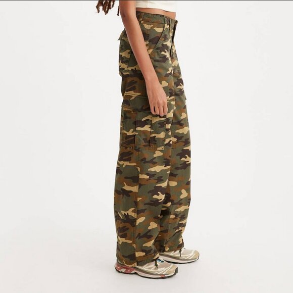Levi's Denim - Levi's® Mid-Rise 94's Baggy Cargo Wide Leg Jeans Grape Leaf Emily Camo